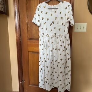 Riley & Cru cream & brown bird print short sleeve dress, size medium